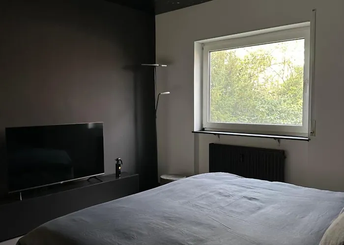 Am Schwimmbad アパート