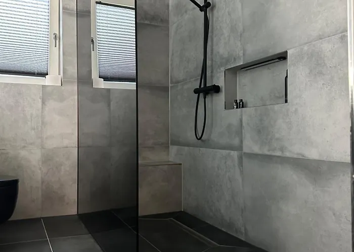 Am Schwimmbad * バート・ベルクツァーバーン